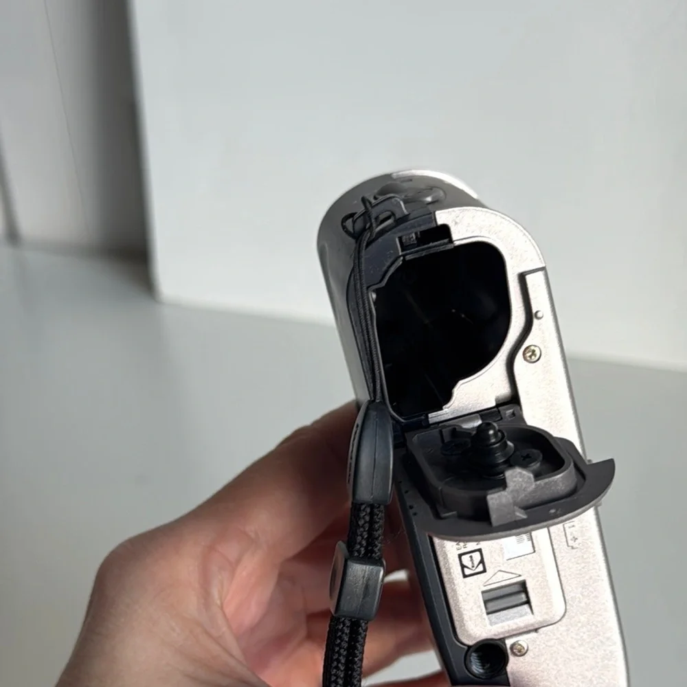 Kodak Silver Film Photography Camera with Compact Design and Integrated Flash - Picture 7 of 8